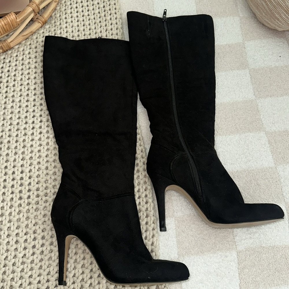 INC boots never used